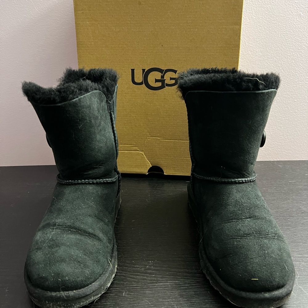 Bailey button UGGs